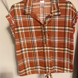 No Boundaries plaid short sleeve blouse